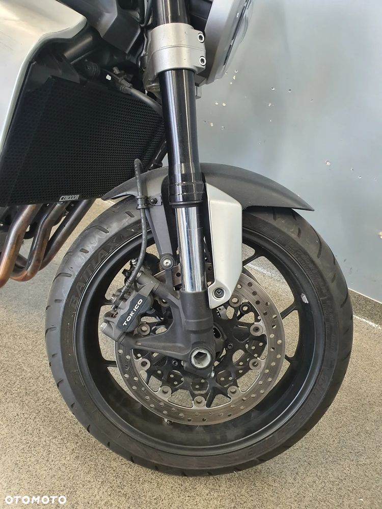 Honda CB - 4