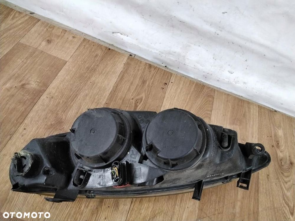 PEUGEOT 307 LAMPA PRZÓD PRAWA - 2