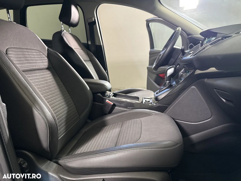 Ford Kuga - 12