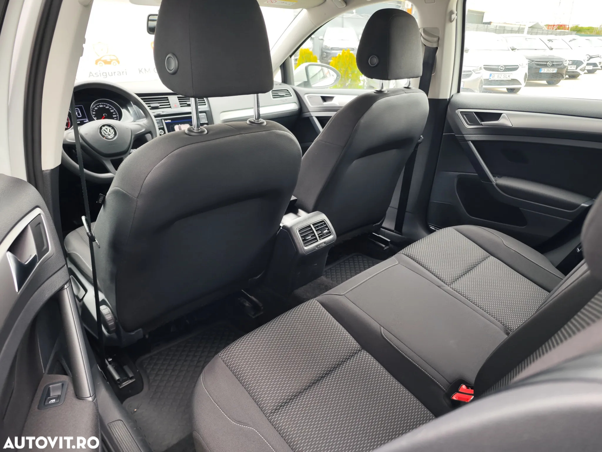 Volkswagen Golf - 12