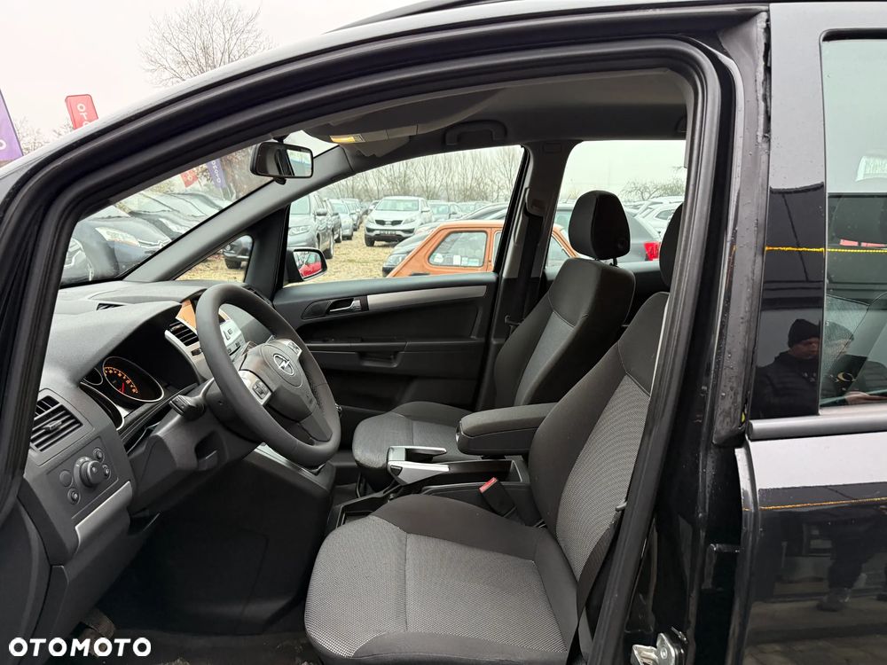 Opel Zafira 1.8 Cosmo - 24
