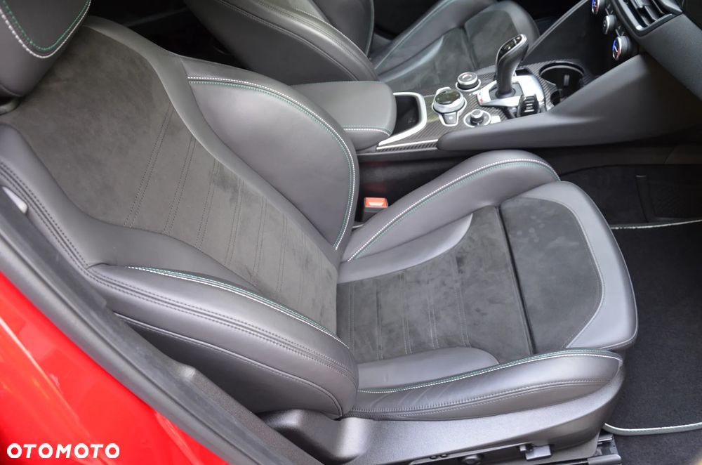 Alfa Romeo Giulia 2.9 Bi Turbo V6 Quadrifoglio - 21