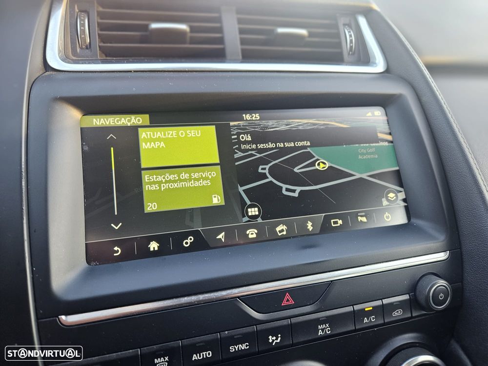 Jaguar E-Pace 2.0 i4D S - 26