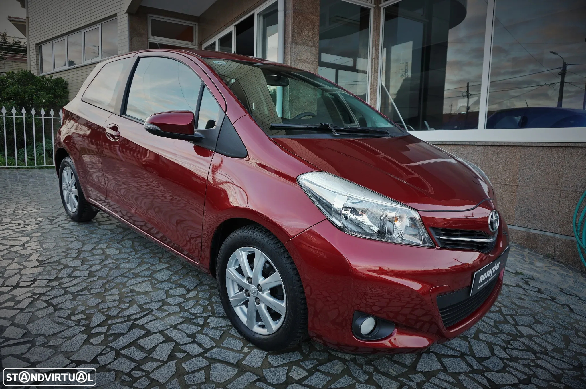 Toyota Yaris 1.0 VVT-i Comfort+AC - 3