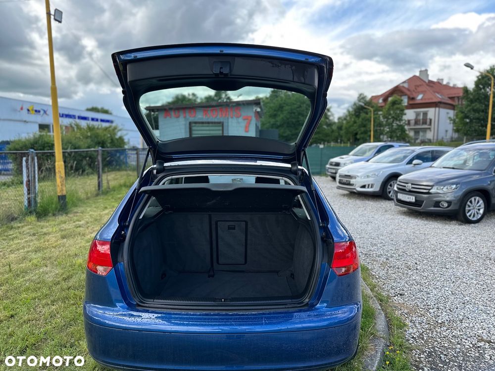 Audi A3 Sportback 2.0 TDI Ambiente - 16