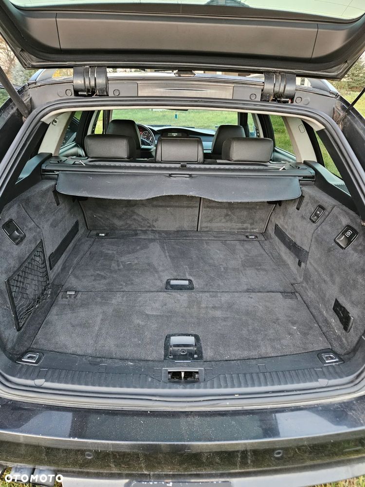 BMW Seria 5 525d Touring - 9