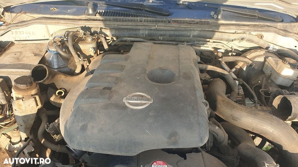 Dezmembrez Nissan NAVARA D40 2.5 diesel an 2006 - 4