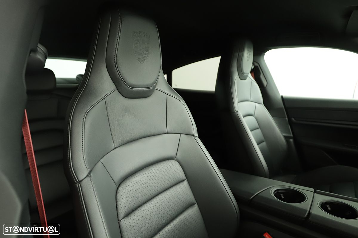 Porsche Taycan 4S - 26