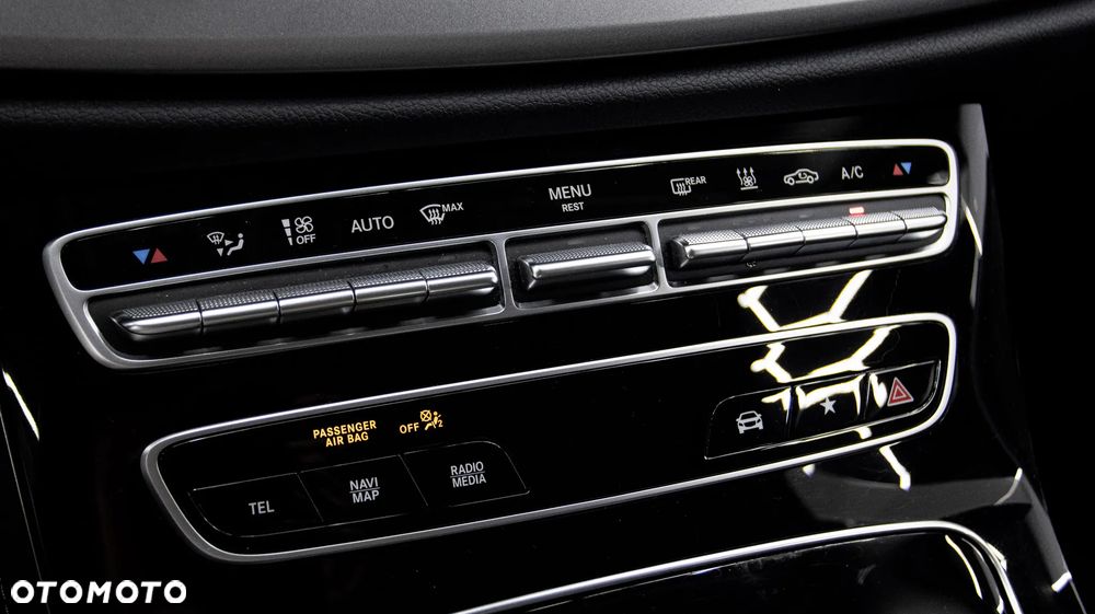 Mercedes-Benz Klasa E 300 Avantgarde - 25