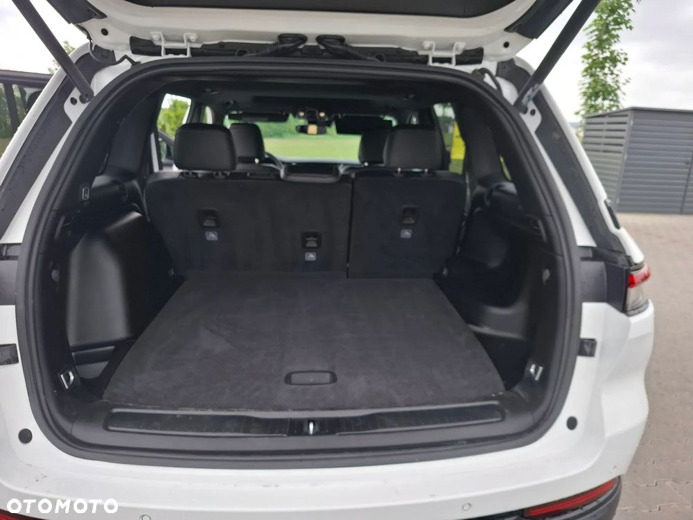 Jeep Grand Cherokee - 16