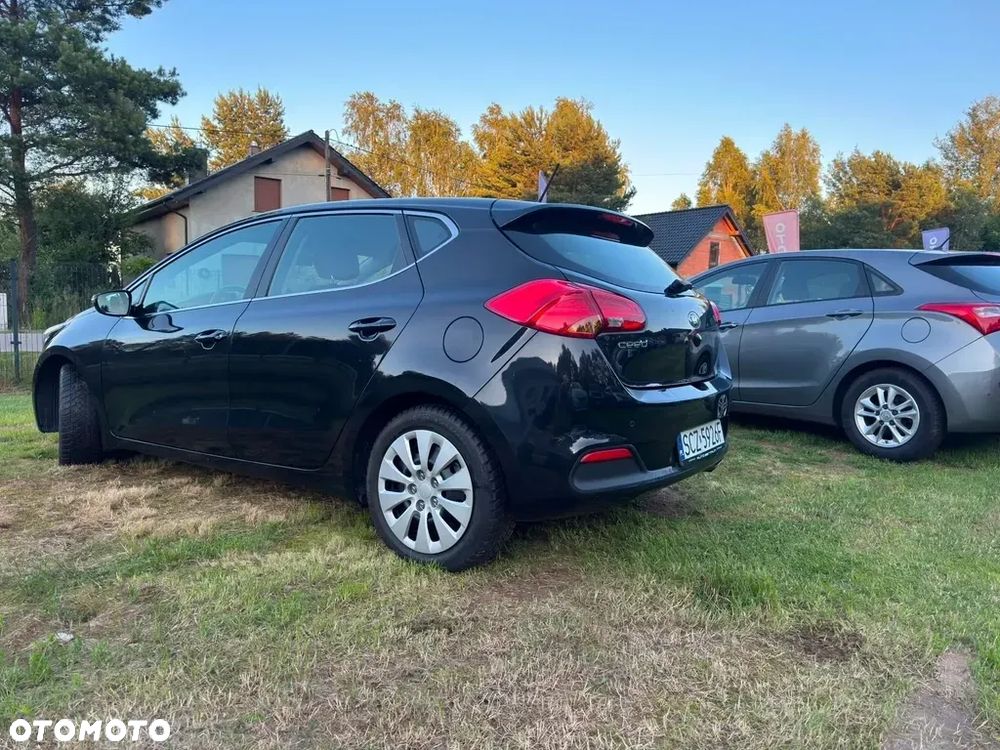 Kia Ceed 1.4 CVVT Dream Team Edition - 4