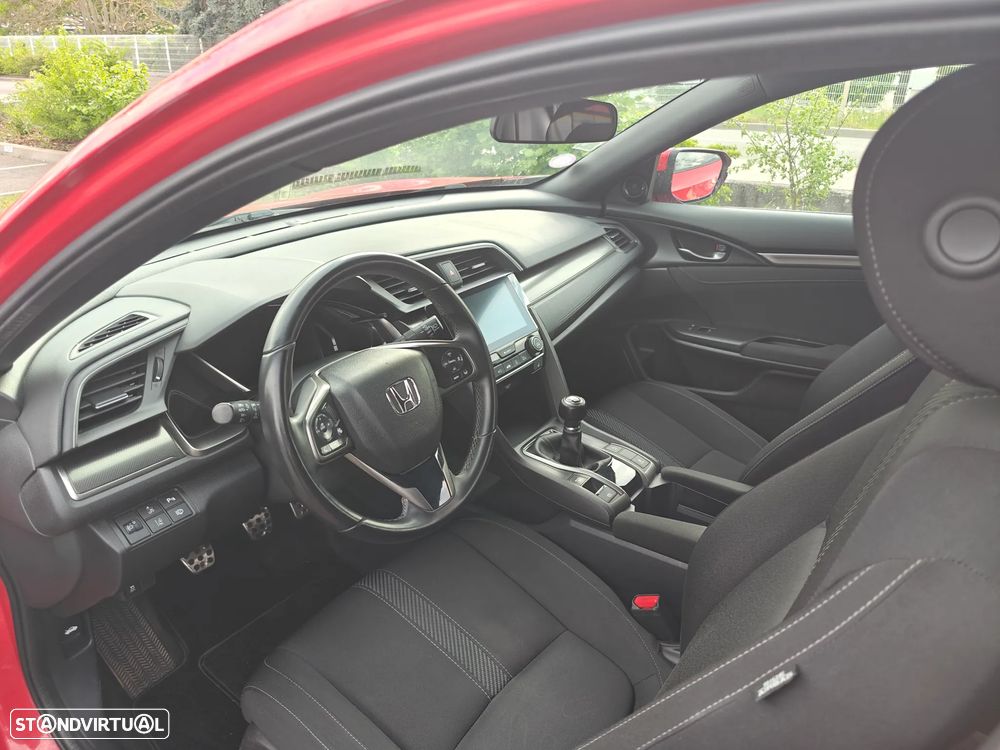 Honda Civic 1.0 i-VTEC Executive - 24