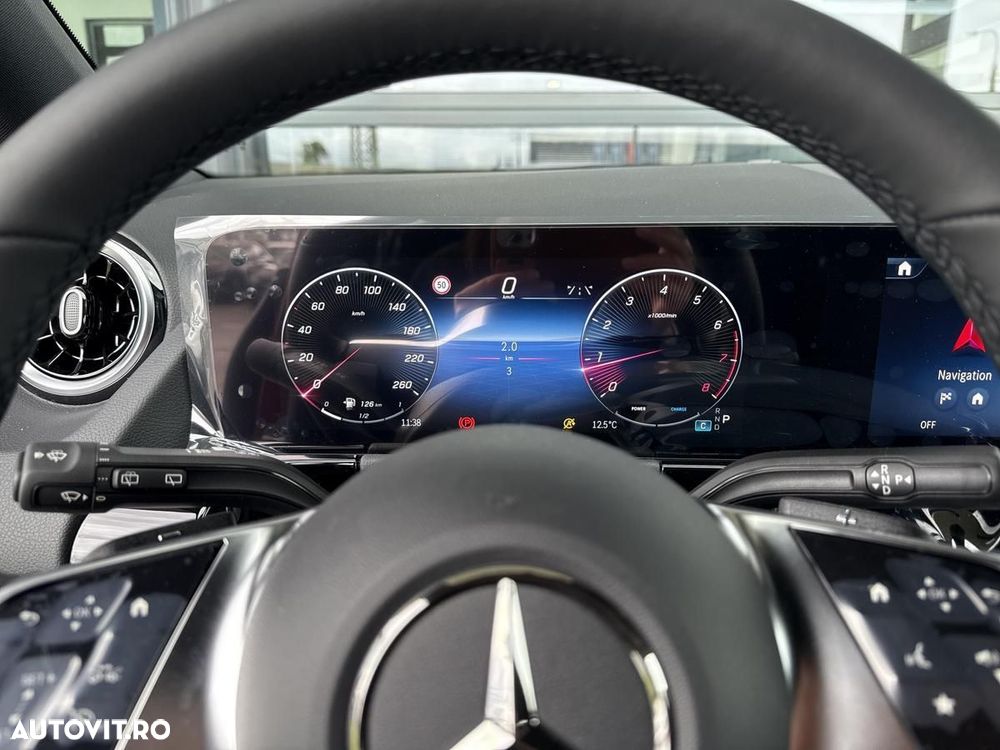 Mercedes-Benz GLA - 11