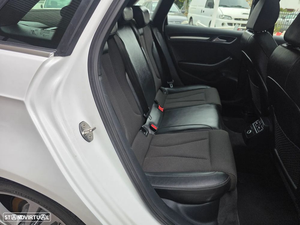 Audi A3 1.6 TDI S-line - 34