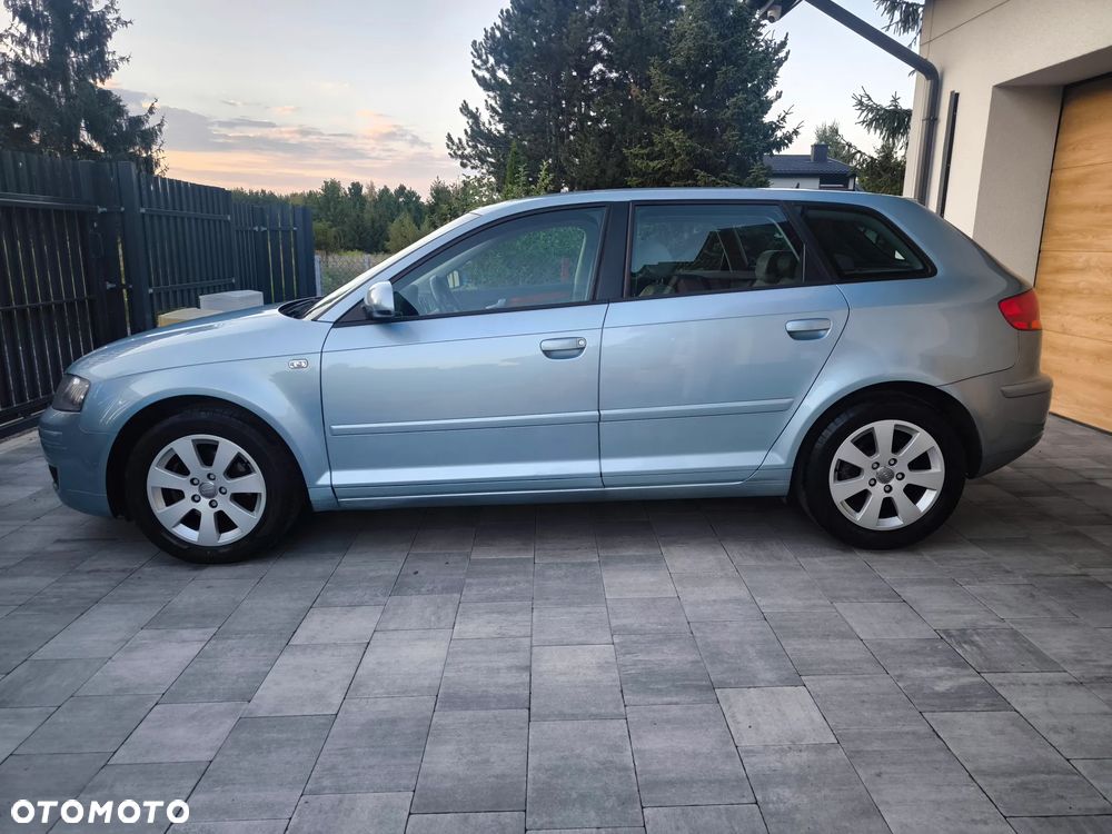 Audi A3 Sportback 1.6 FSI Ambiente - 5