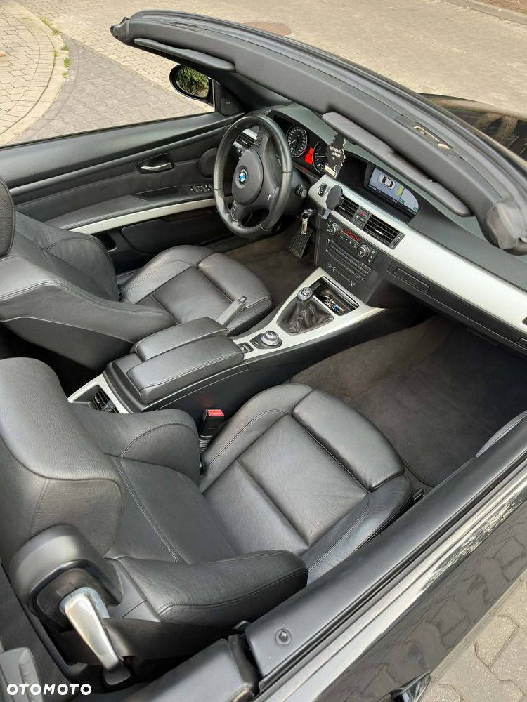 BMW Seria 3 330i - 30