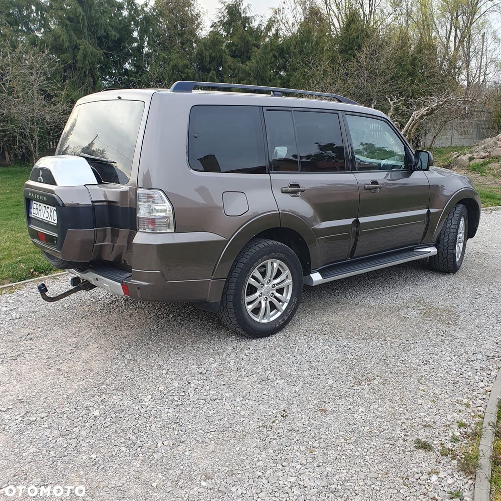 Mitsubishi Pajero - 4