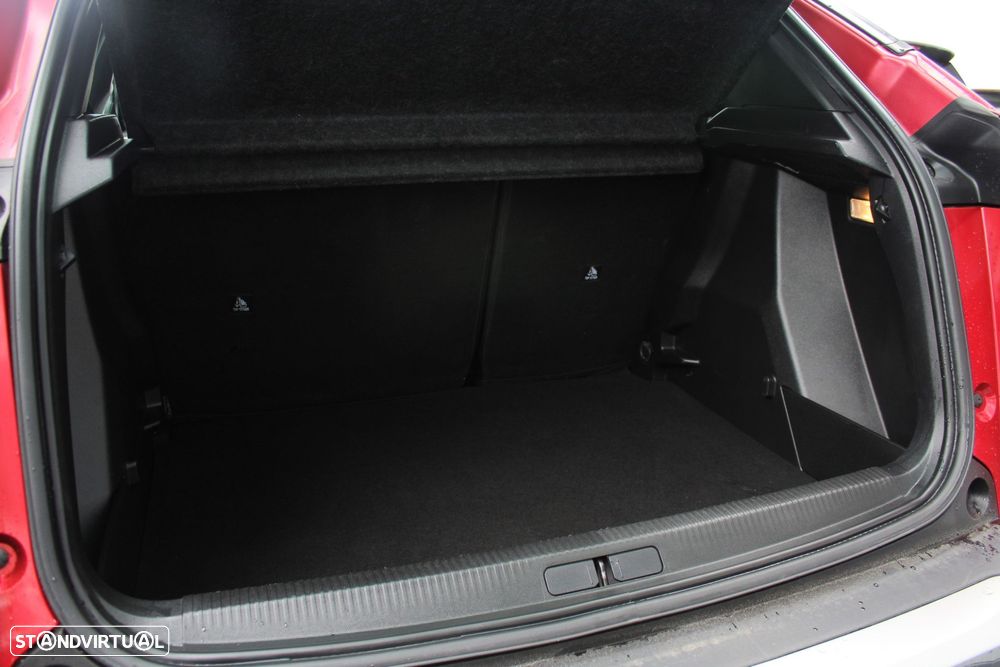 Peugeot 2008 1.2 PureTech Active Pack - 17