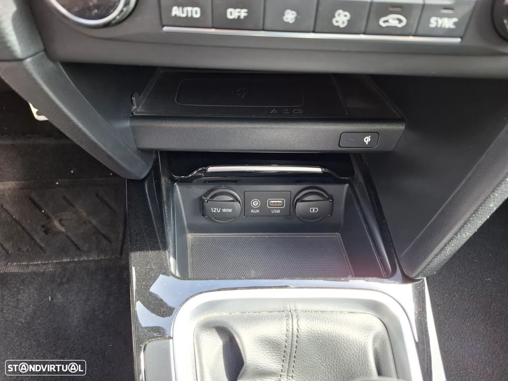 Kia Ceed SW 1.6 CRDi TX+SRF - 32