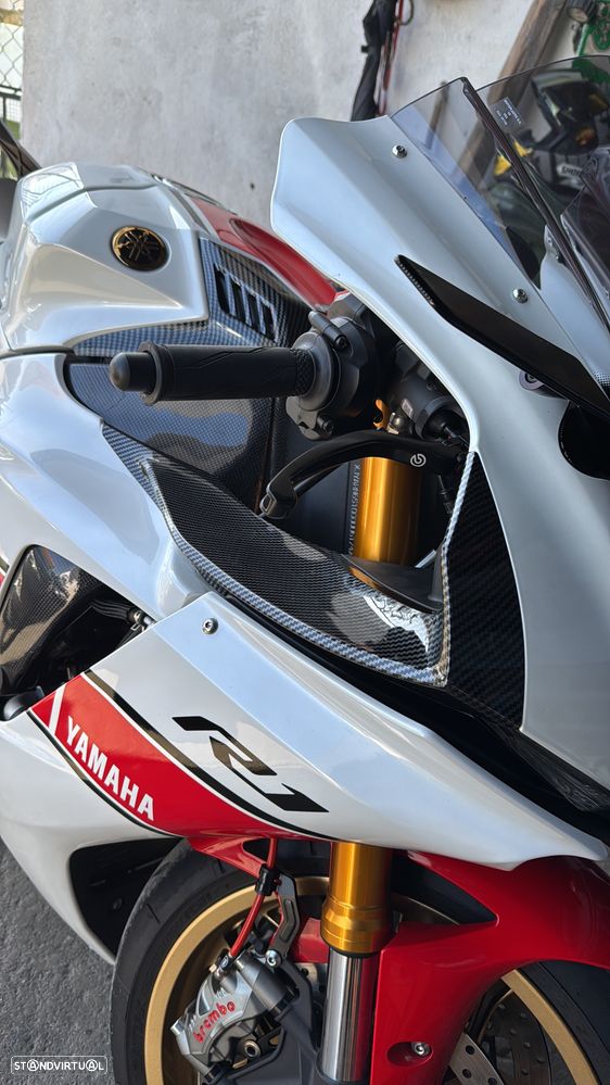 Yamaha YZF R1 - 11