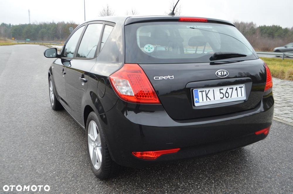 Kia Ceed - 15
