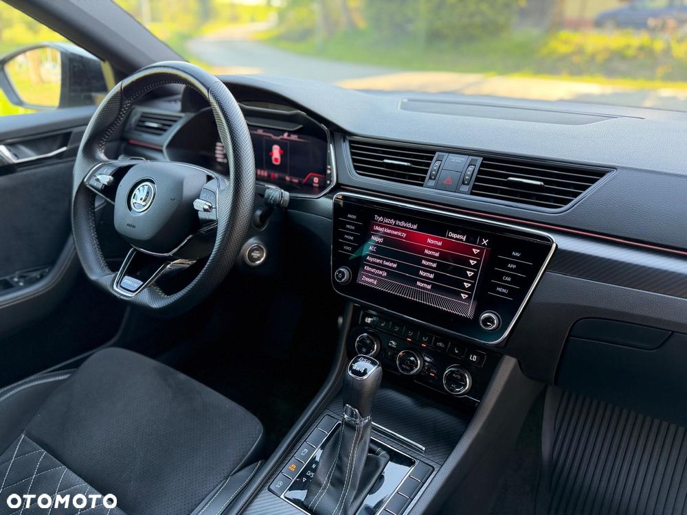 Skoda Superb 2.0 TDI 4x4 DSG Sportline - 22