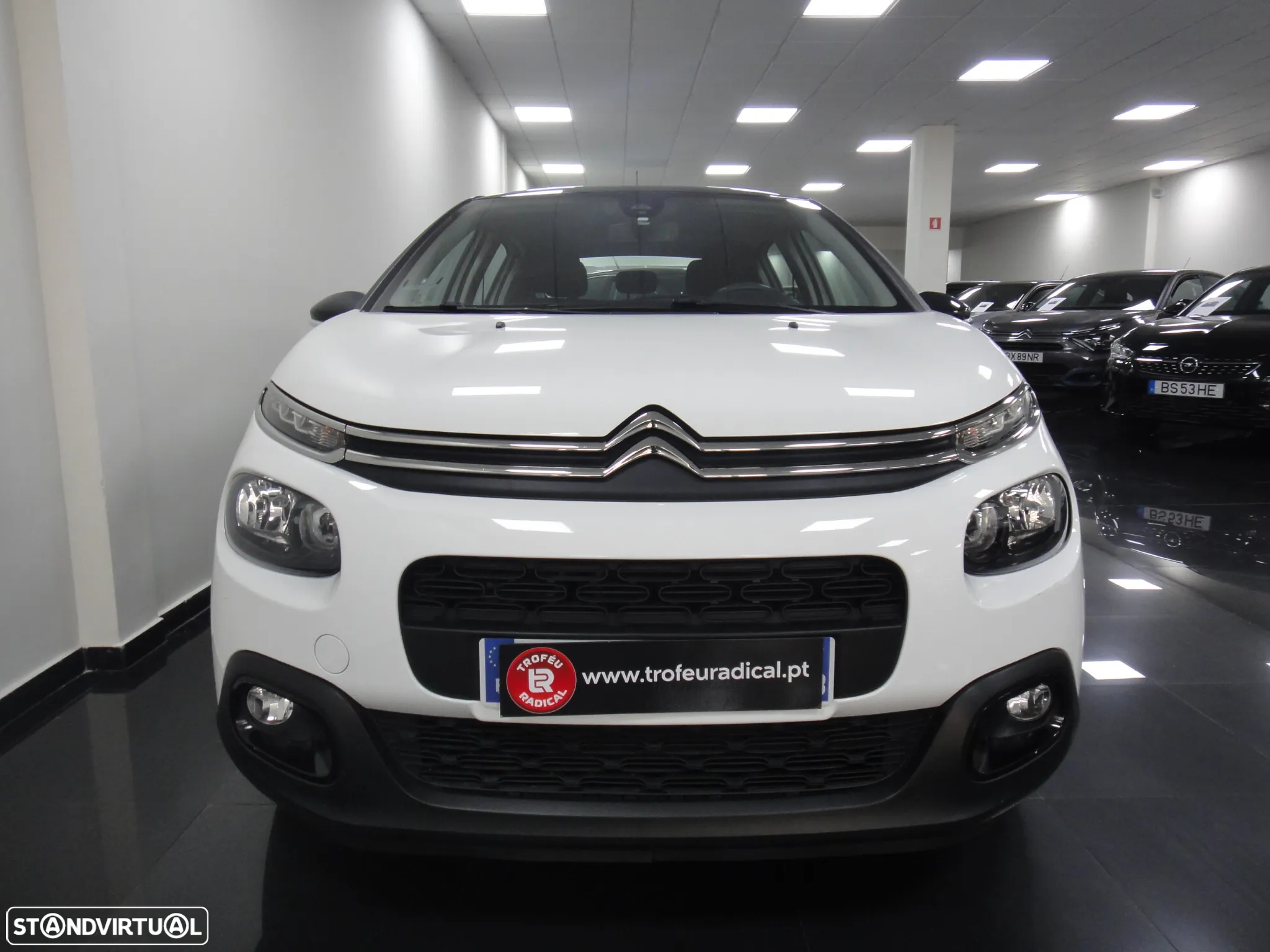 Citroën C3 1.2 PureTech Shine - 3