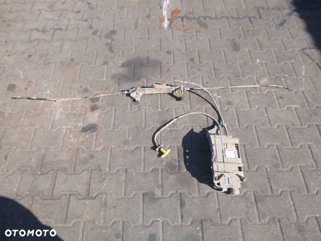 ELEKTRYCZNY HAMULEC RĘCZNY RENAULT SCENIC II 8200311379 - 2