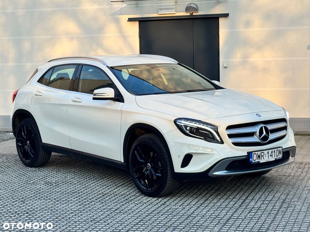 Mercedes-Benz GLA 200 7G-DCT - 16
