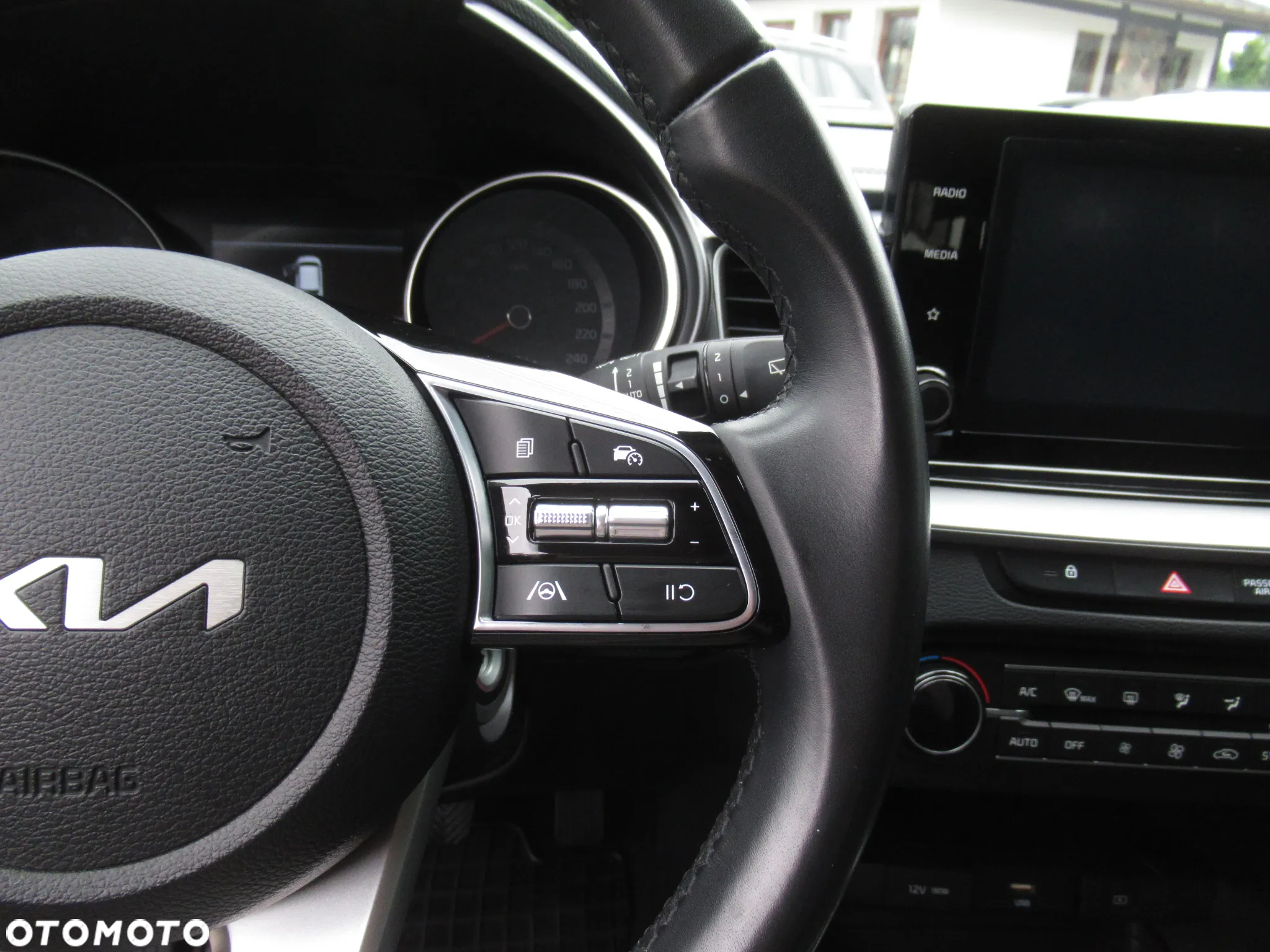 Kia Ceed 1.5 T-GDI M - 14