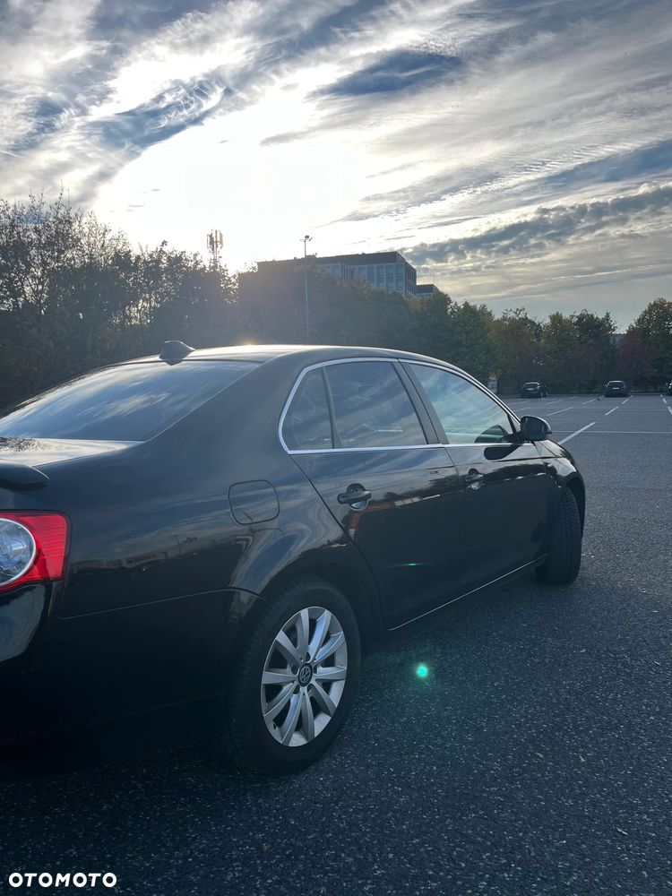 Volkswagen Jetta 2006 photo 2