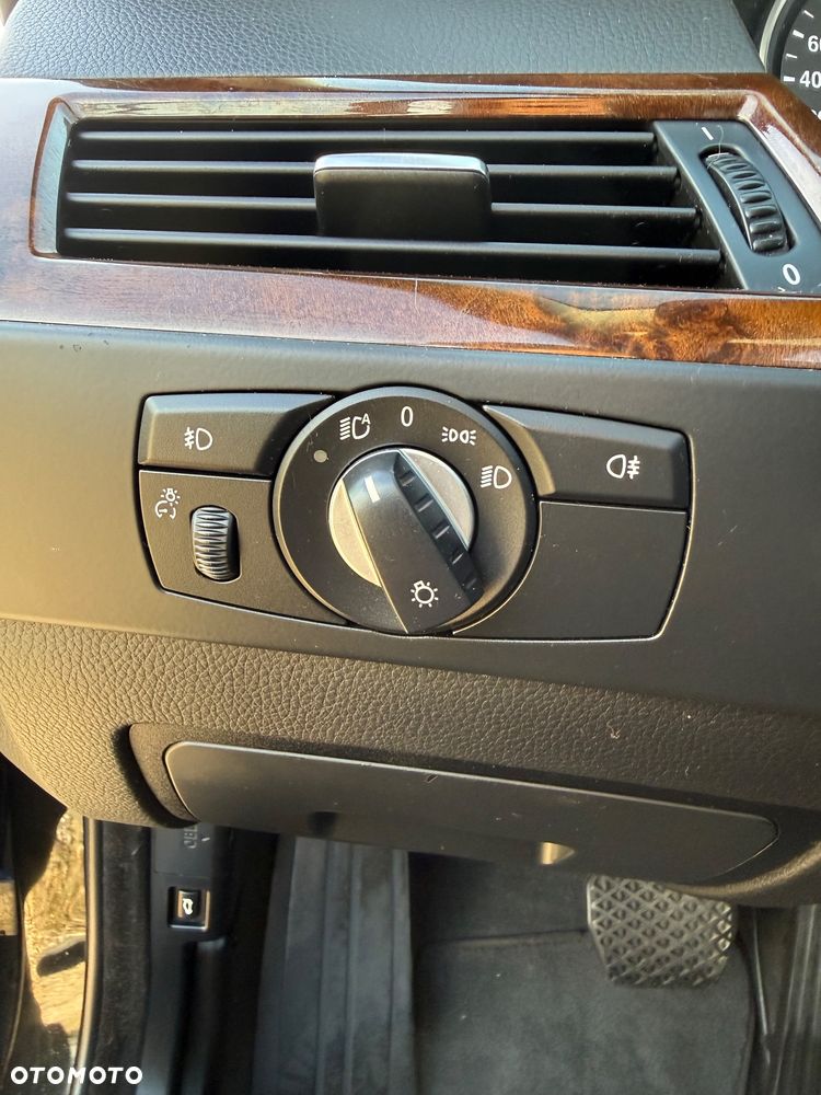 BMW Seria 5 530i - 33