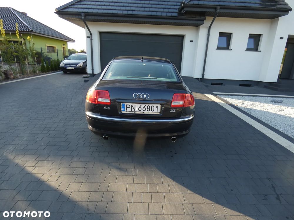 Audi A8 - 4