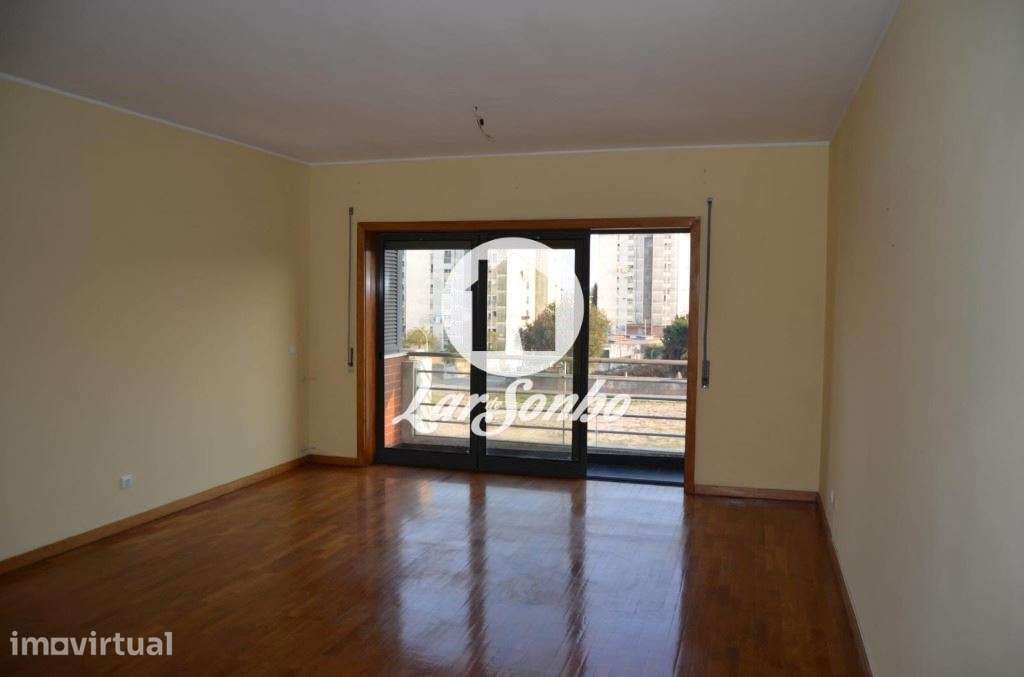 Excelente apartamento T2 no centro da Maia - Grande imagem: 2/16