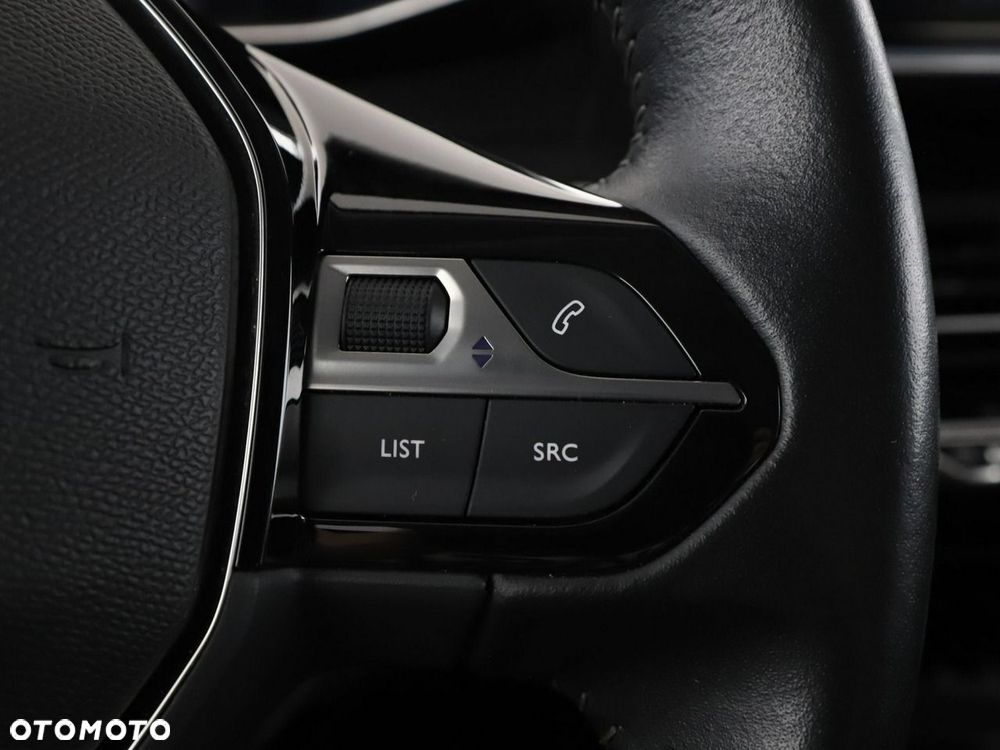 Peugeot 2008 1.2 PureTech Allure S&S - 33