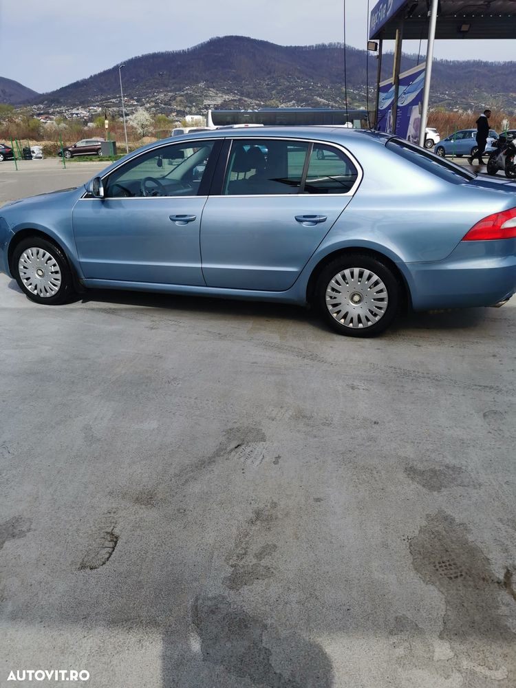 Skoda Superb 2.0 TDI Ambition - 3