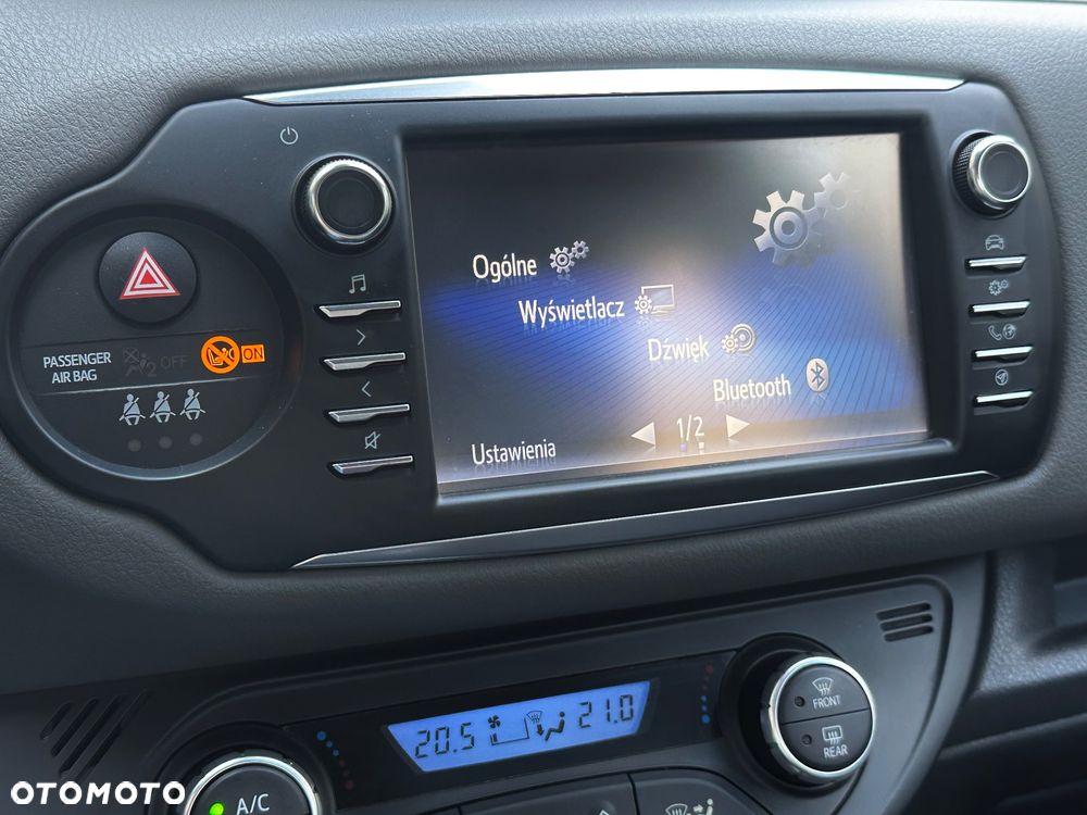 Toyota Yaris 1.5 Premium - 11