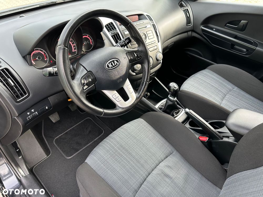 Kia Ceed 1.4 Comfort + - 7