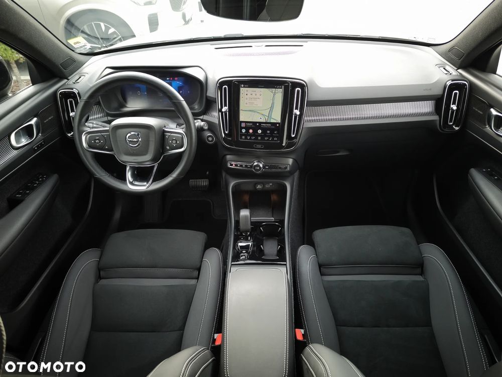 Volvo XC 40 B3 Plus Dark - 19