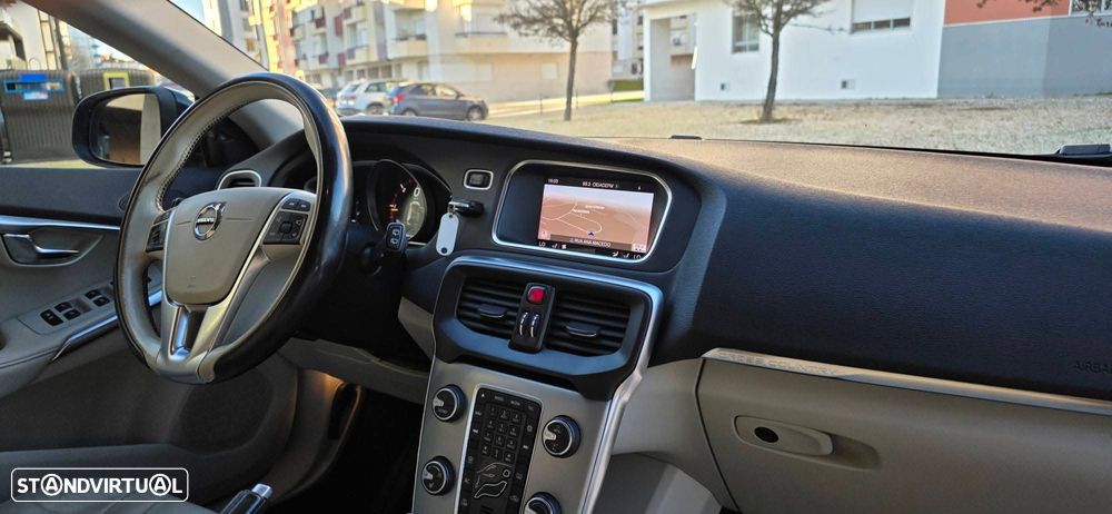 Volvo V40 Cross Country 2.0 D3 Momentum - 14