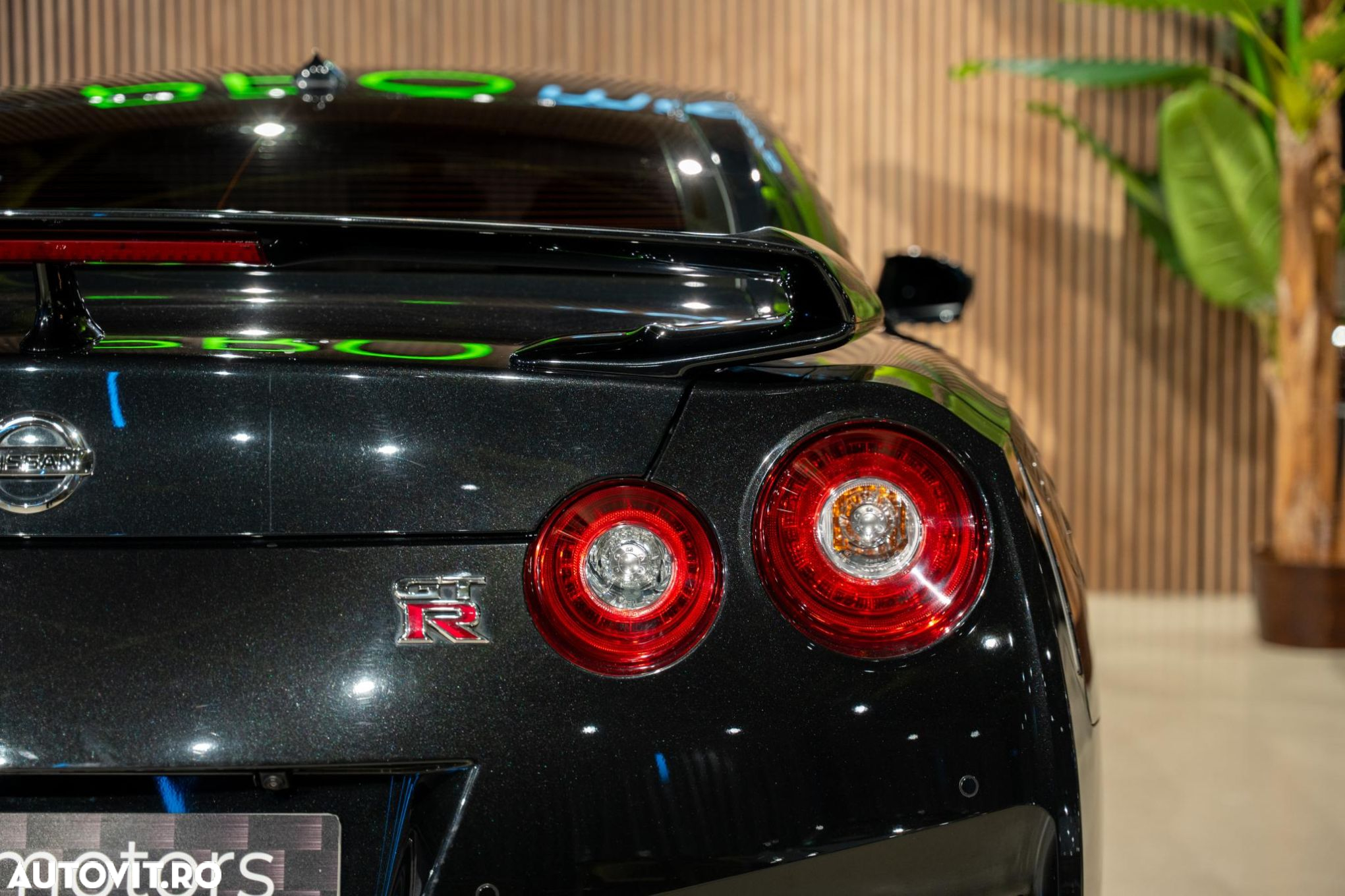 Nissan GT-R - 12