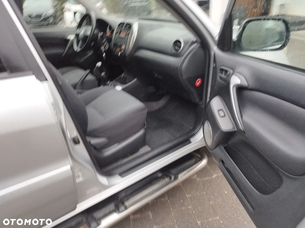 Toyota RAV4 2.0 VVT-i Sol - 32
