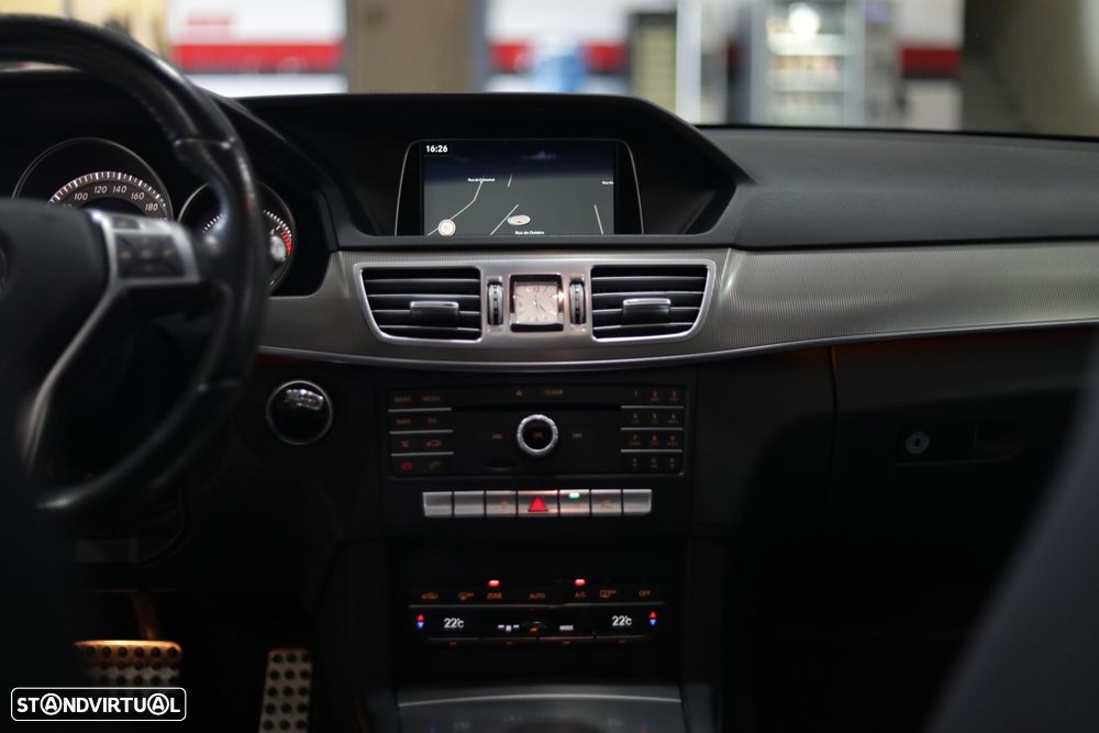 Mercedes-Benz E 250 BlueTEC Avantgarde Auto. - 35