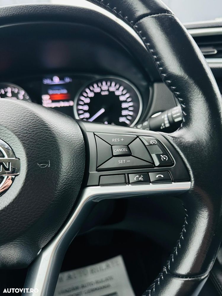 Nissan Qashqai 1.2 DIG-T Xtronic ACENTA - 27