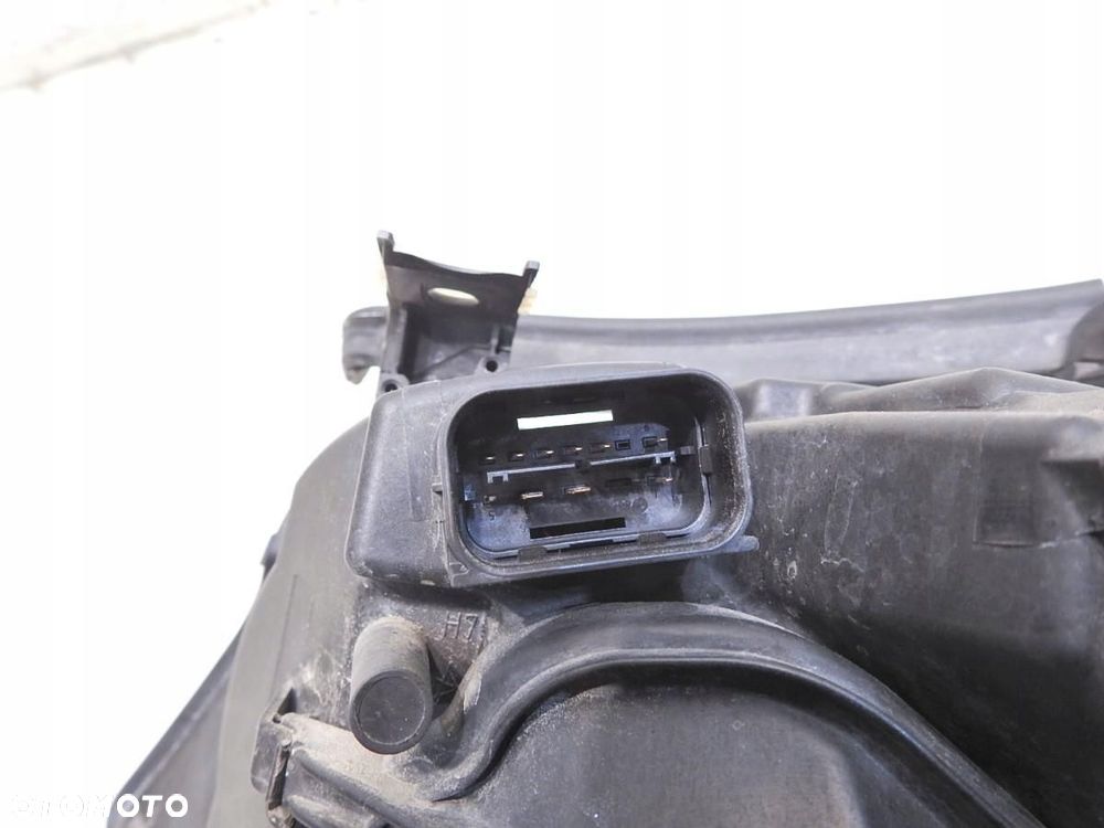 LAMPA PRAWA PRZEDNIA PRZÓD BMW 3 E91 6942748 - 4