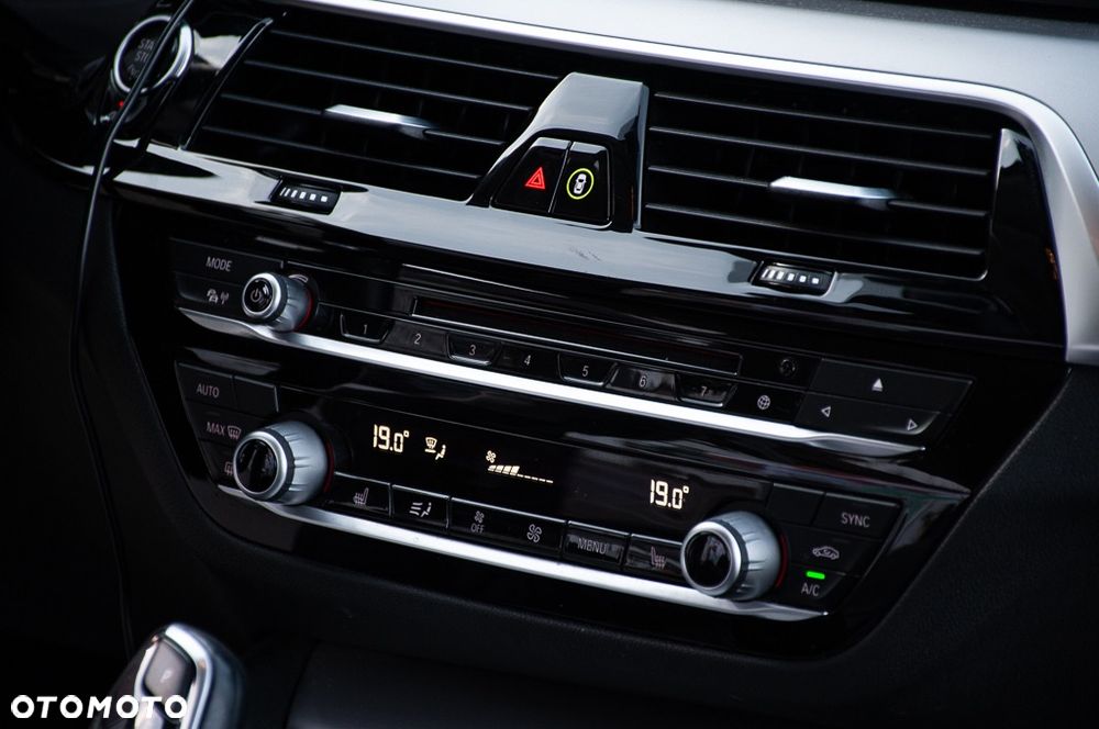 BMW Seria 5 520d Luxury Line - 24
