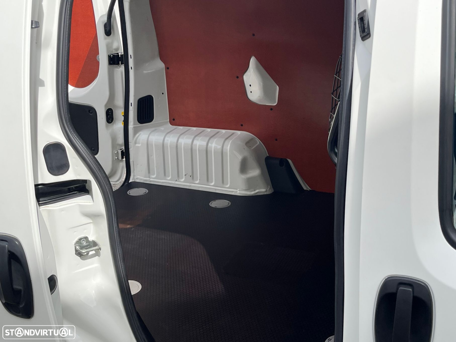 Fiat Fiorino 1.3 M-Jet - 9