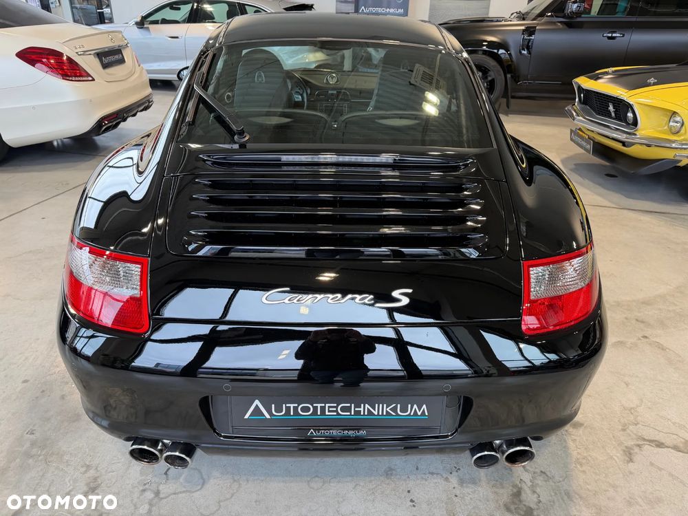 Porsche 911 Carrera S - 7