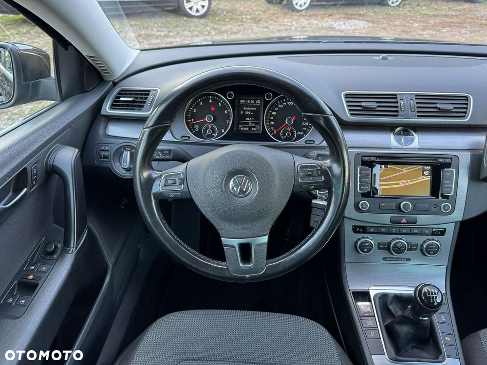 Volkswagen Passat - 26