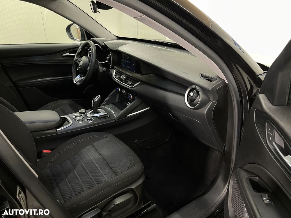 Alfa Romeo Stelvio 2.2 16V AT8 Q4 Business - 9